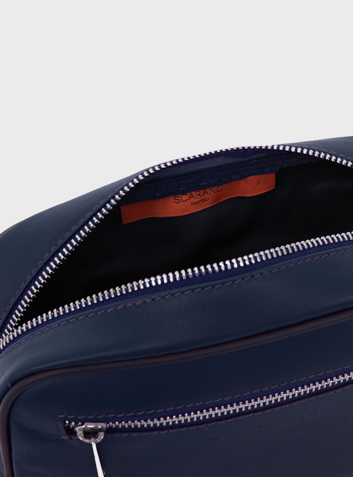 Pochette uomo in pelle blu, dettaglio – Scarano Napoli