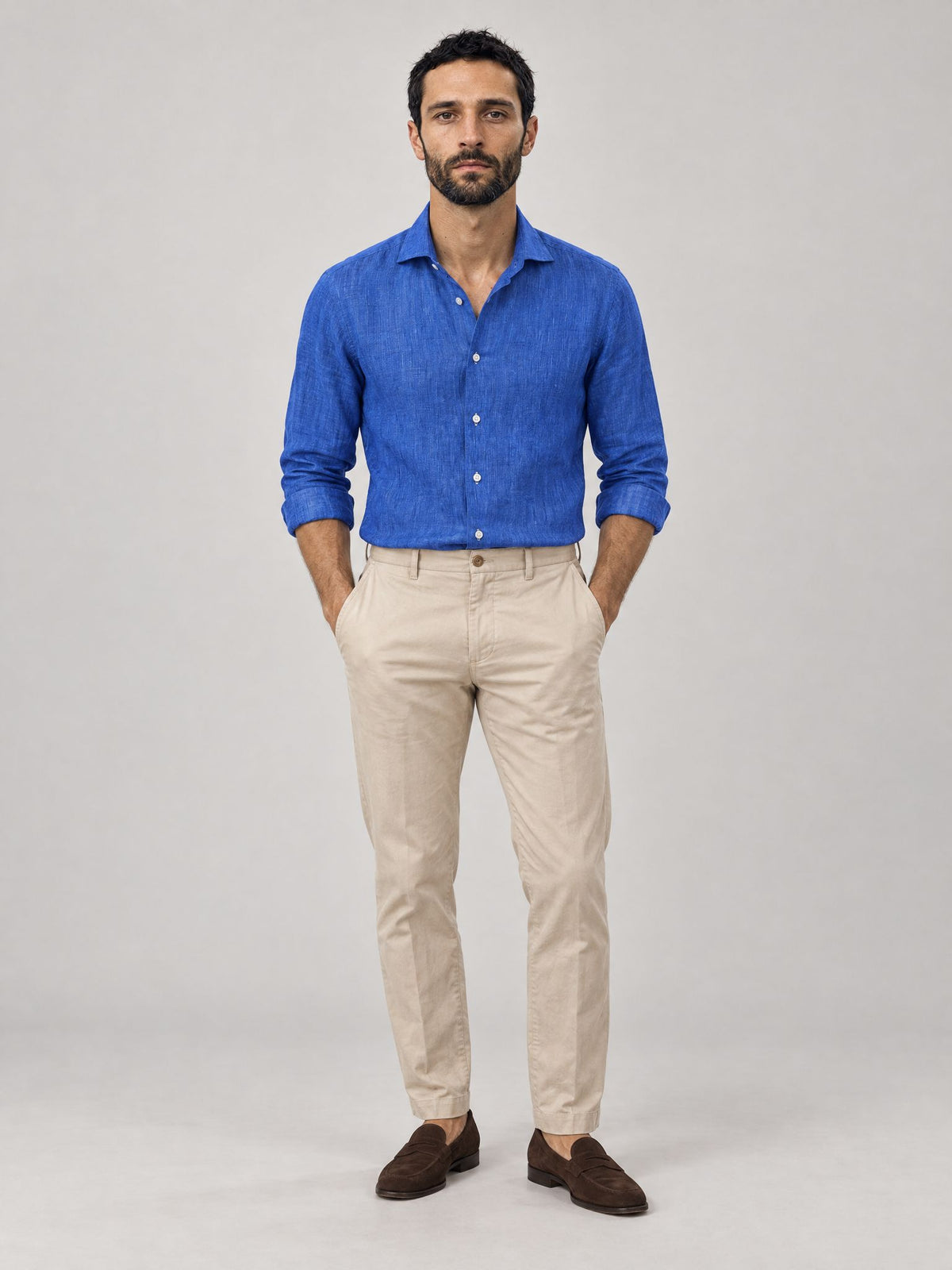 Marco lleva Camisa de Lino Azul Avión – Scarano Napoli #Color_Azul Avión