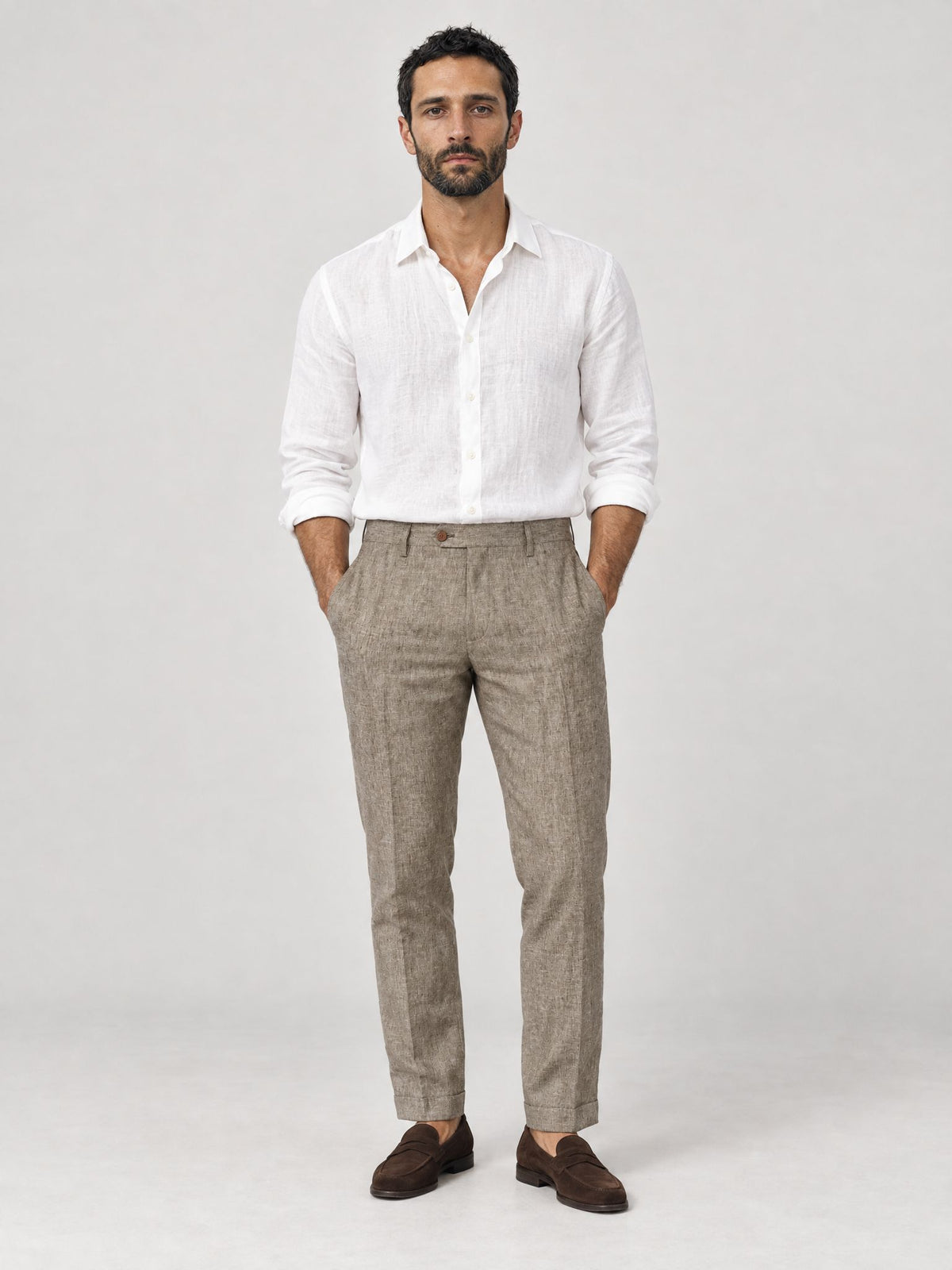 Marco lleva Pantalón Angelo de Lino Barro – Scarano Napoli #Color_Barro